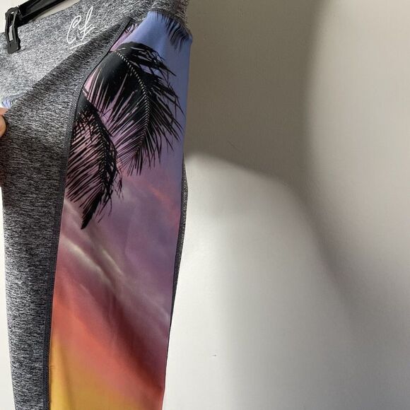 CL Hawaii Leggings Small S Heather Black Crop Tropical Palm Tree - Picture 6 of 8